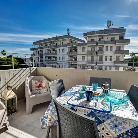 Gallipoli Tra Mare E Pineta